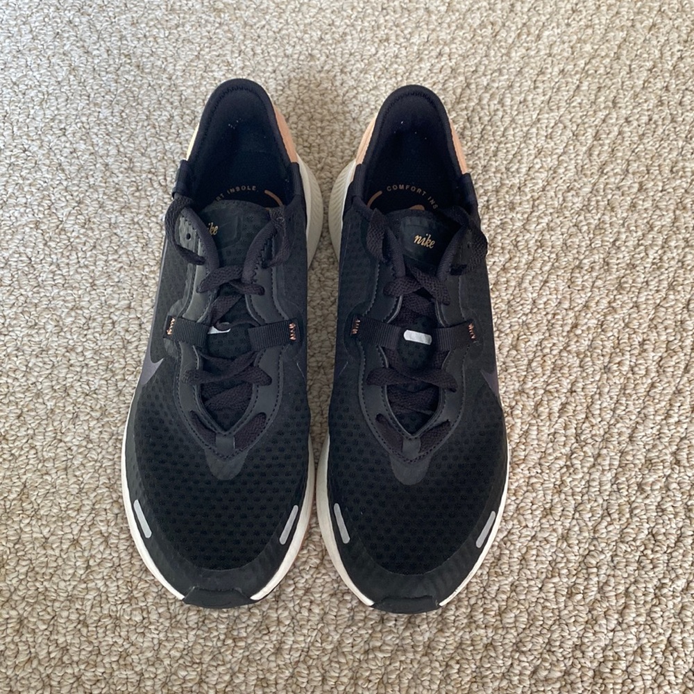 Women’s Nike shoes